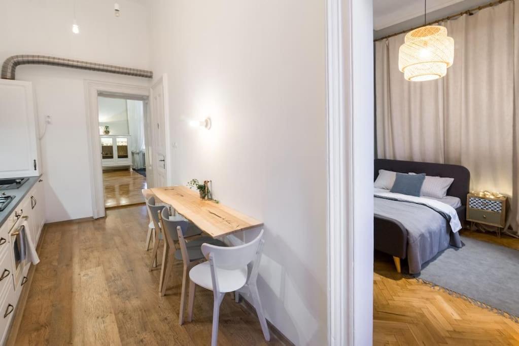 No.8: Lovely & Cosy 3-Room Heart Of The City Timișoara Zewnętrze zdjęcie