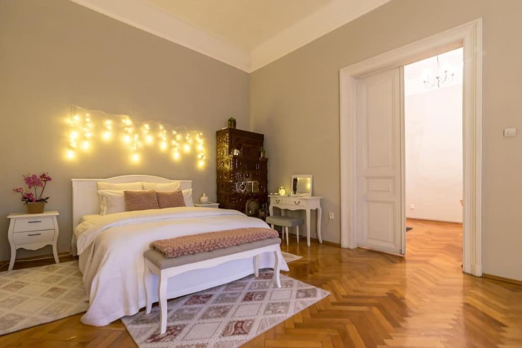 No.8: Lovely & Cosy 3-Room Heart Of The City Timișoara Zewnętrze zdjęcie